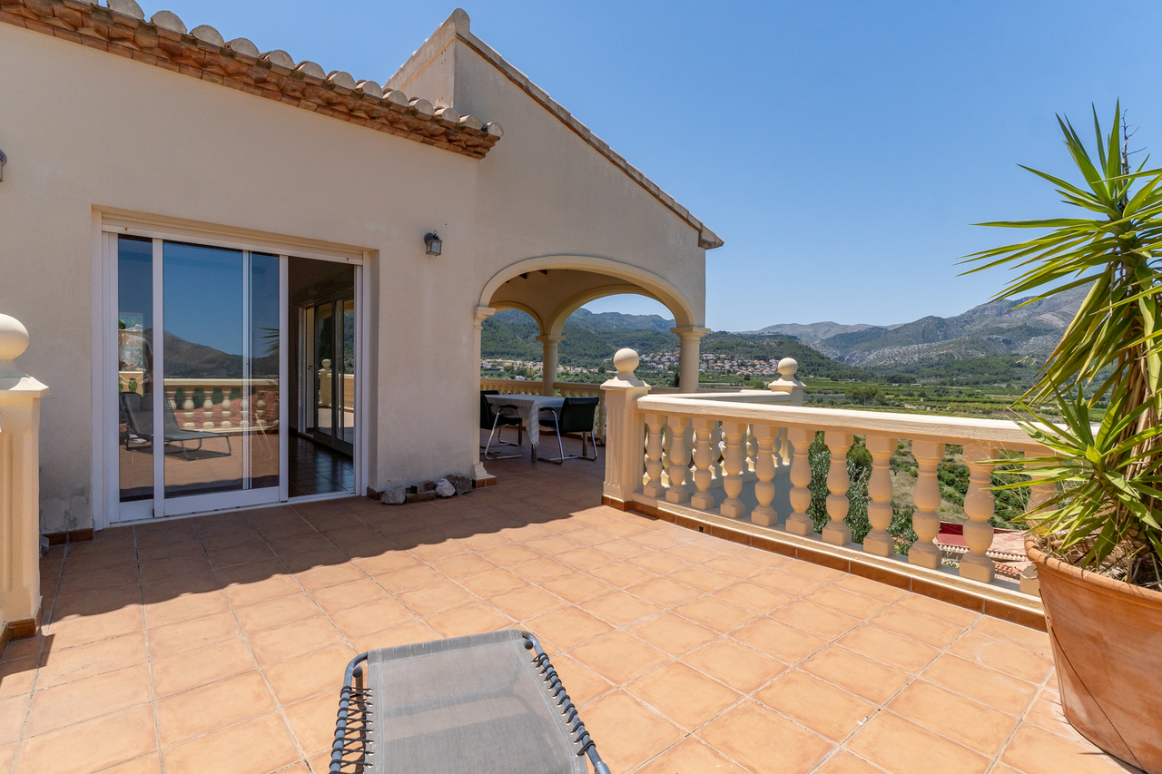 Villa for sale in Orba