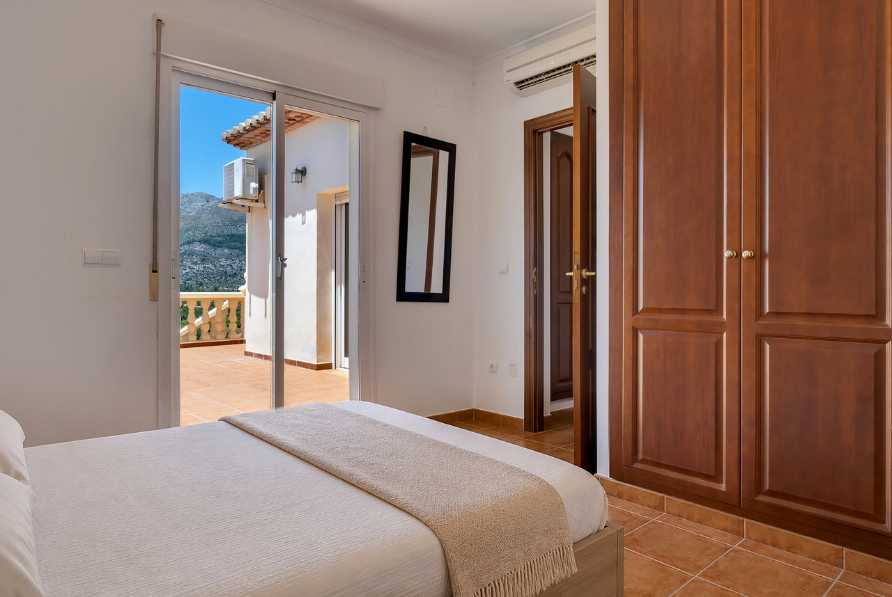 Villa for sale in Orba