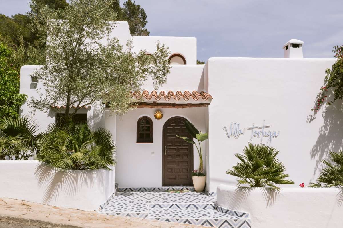 Renovated finca with pool and panoramic views in Santa Eulalia – Ibiza