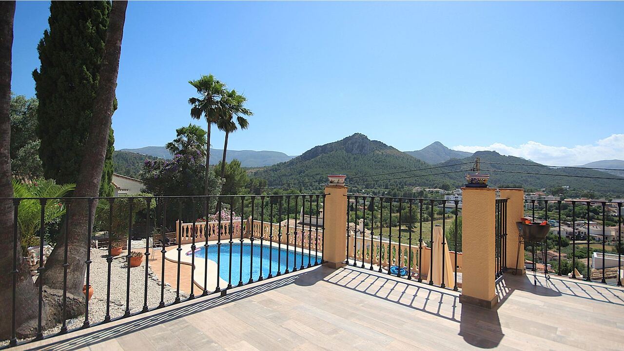 Villa for sale in Orba