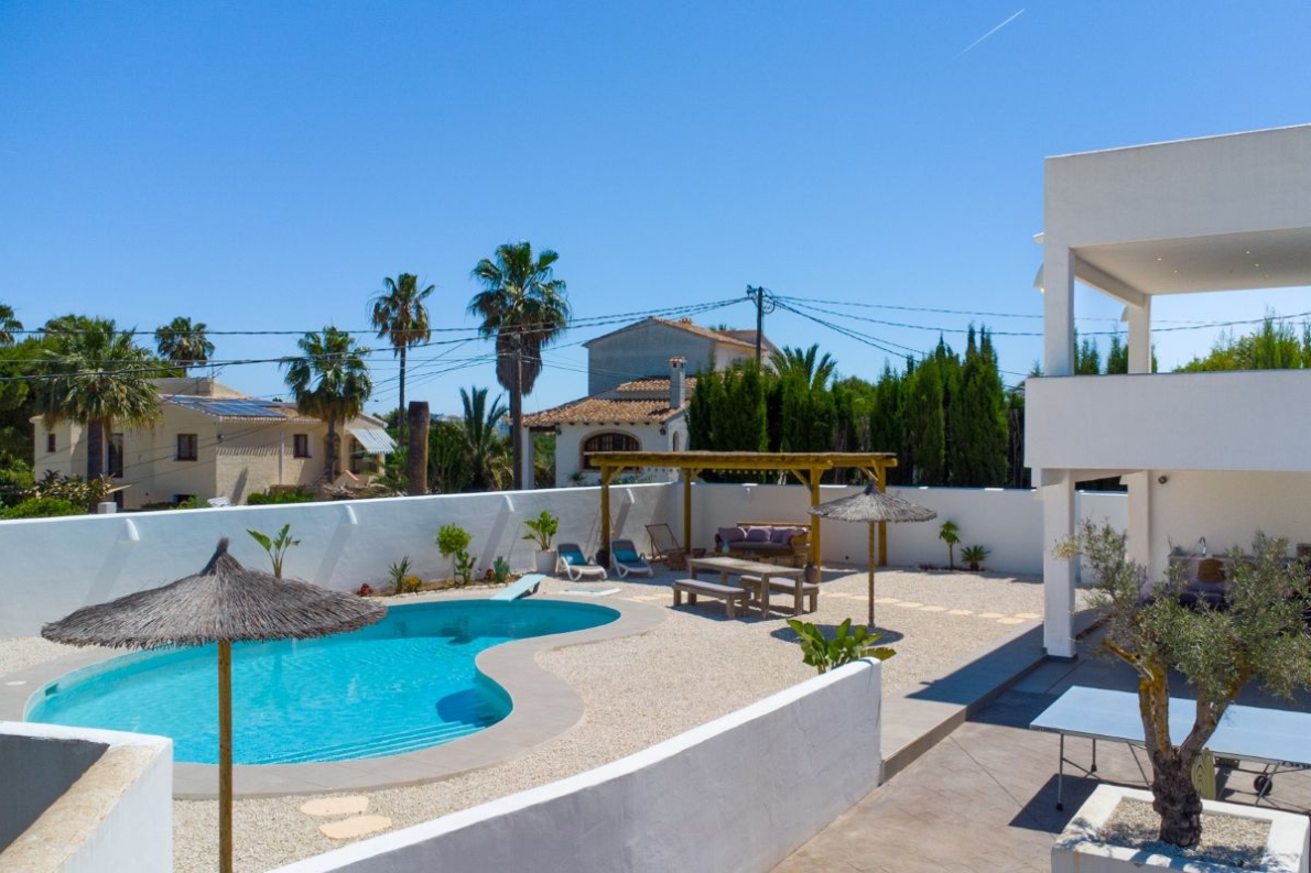 Villa close to beach for sale in Javea