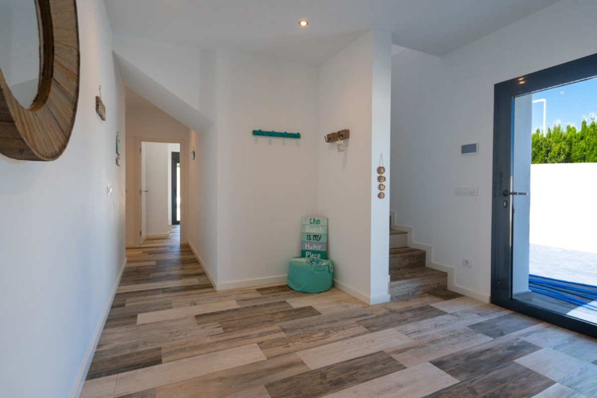 Villa close to beach for sale in Javea