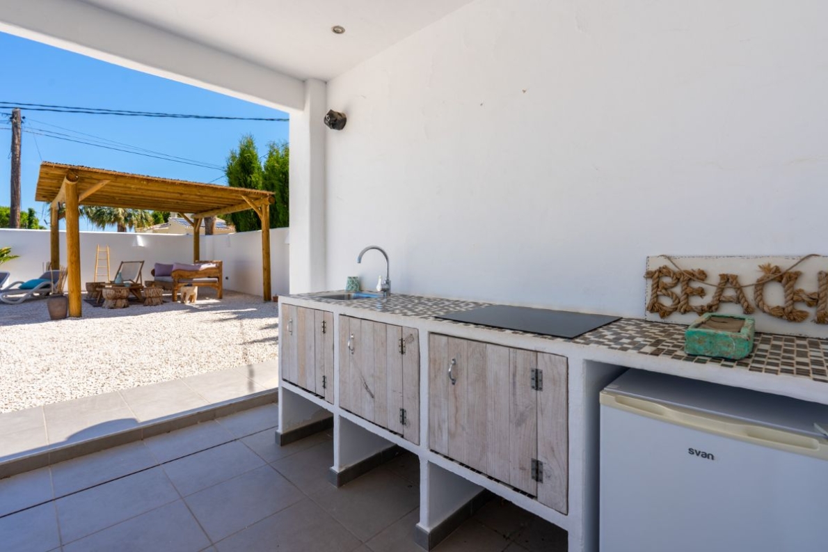 Villa close to beach for sale in Javea