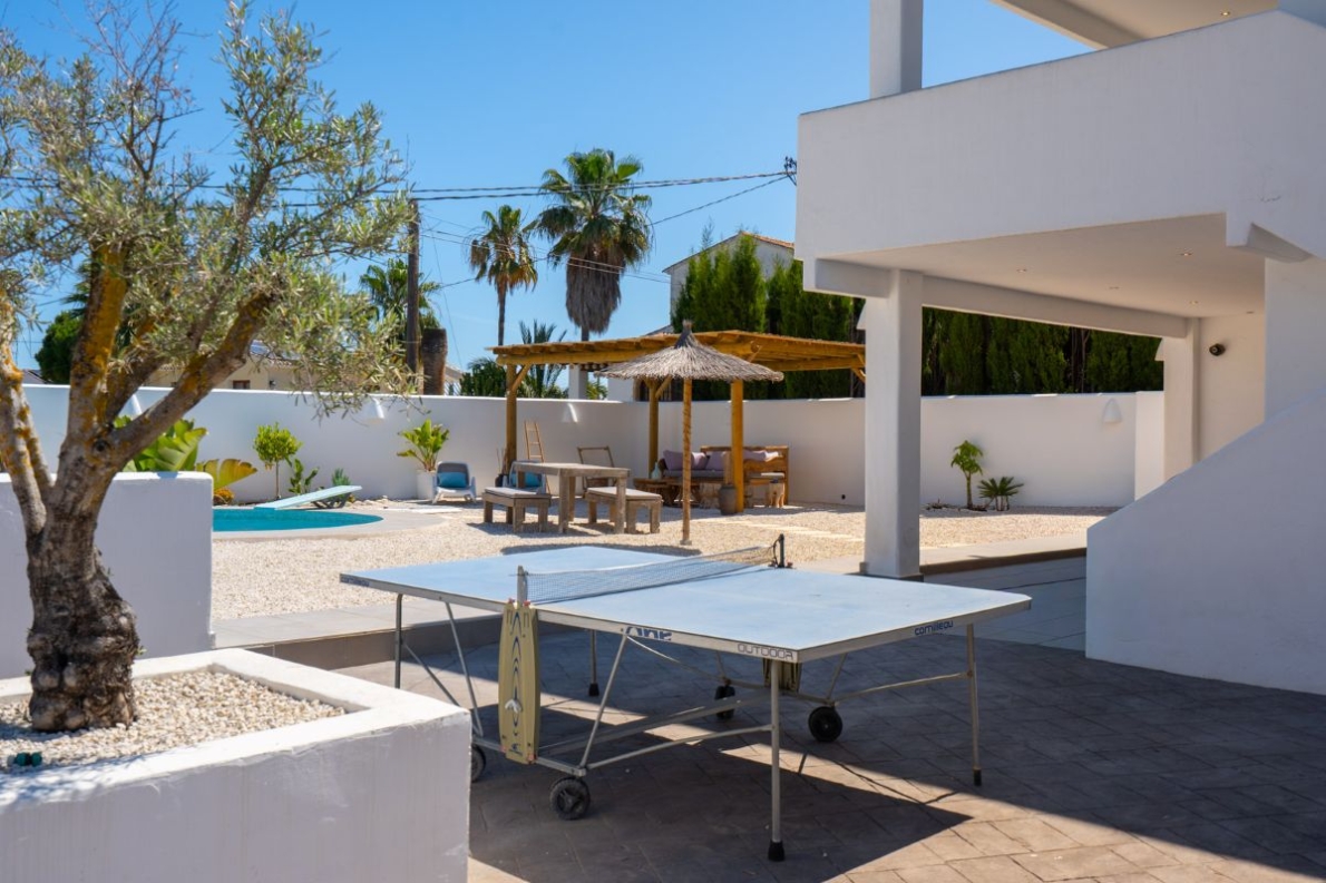 Villa close to beach for sale in Javea