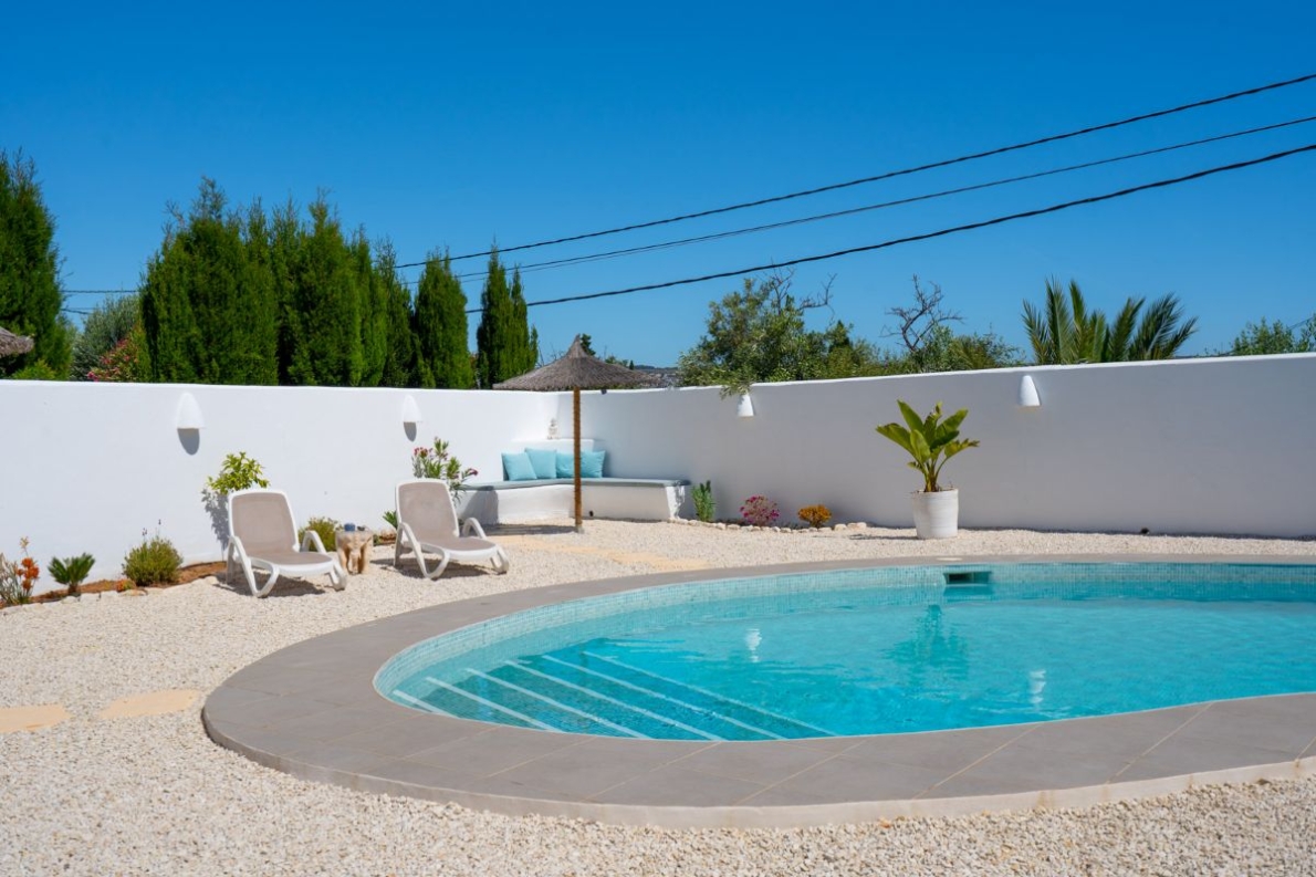 Villa close to beach for sale in Javea