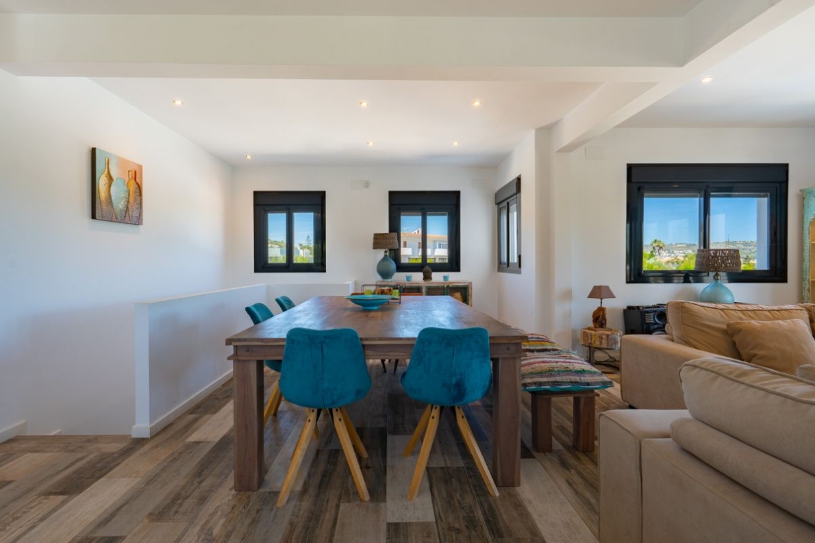Villa close to beach for sale in Javea