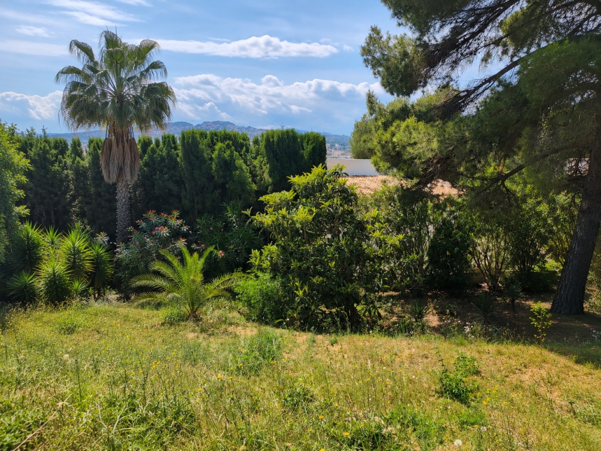 Villa for sale in Moraira garden 2 Renovated villa with expansion potential and open views in Moraira