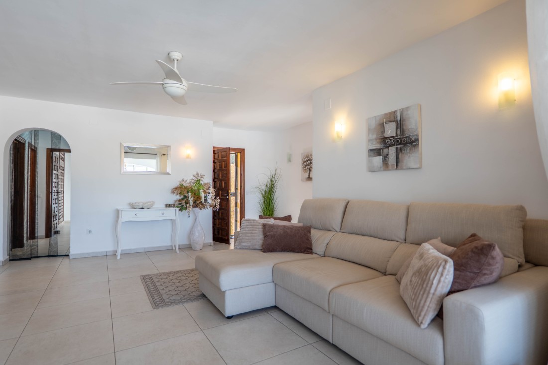 Villa with pool for sale in Moraira (15) Move-in ready villa with private swimming pool in Moraira