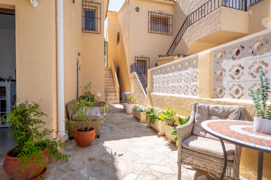 Villa with pool for sale in Moraira (27) Move-in ready villa with private swimming pool in Moraira