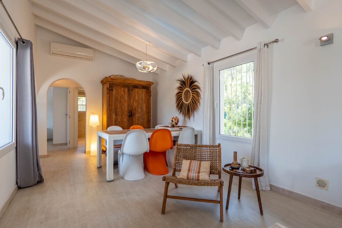 Renovated villa with expansion potential and open views in Moraira
