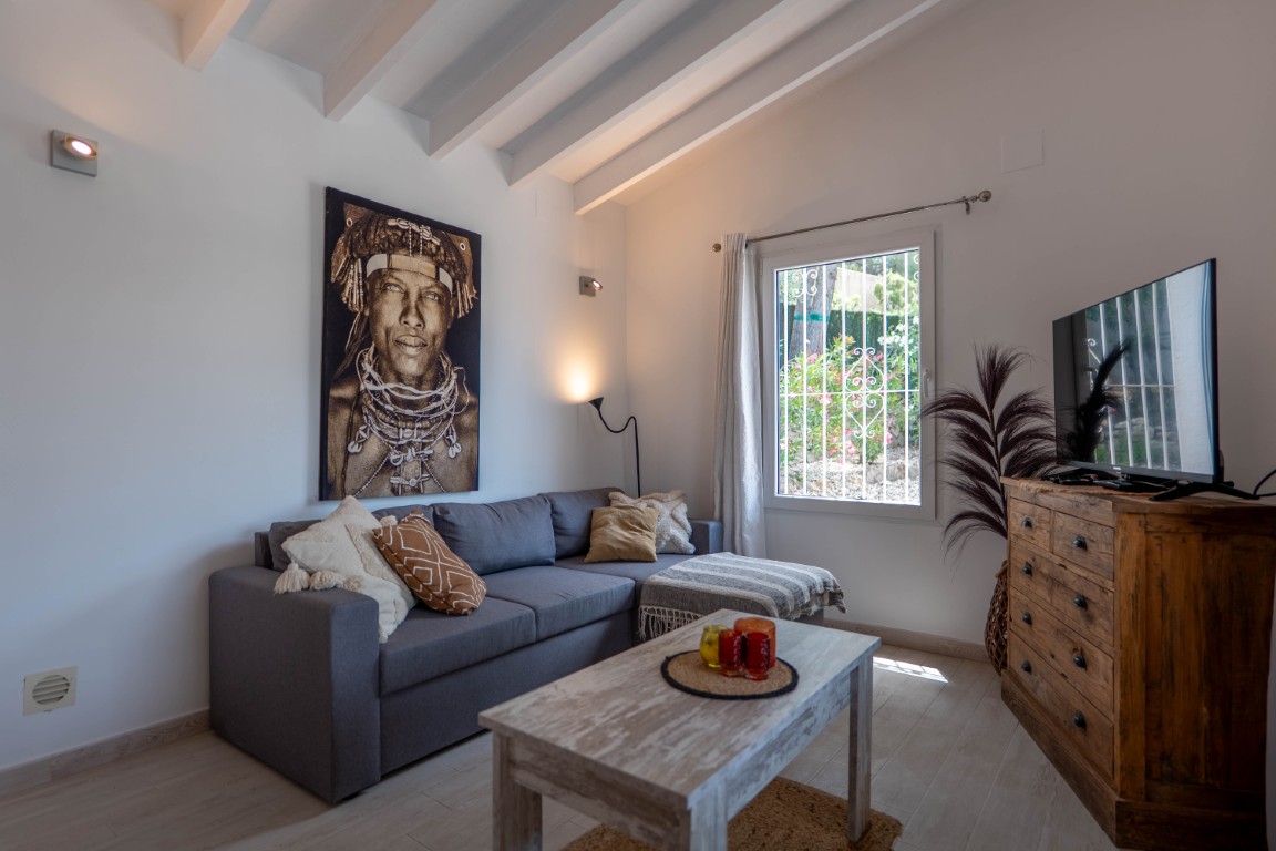 Renovated villa with expansion potential and open views in Moraira