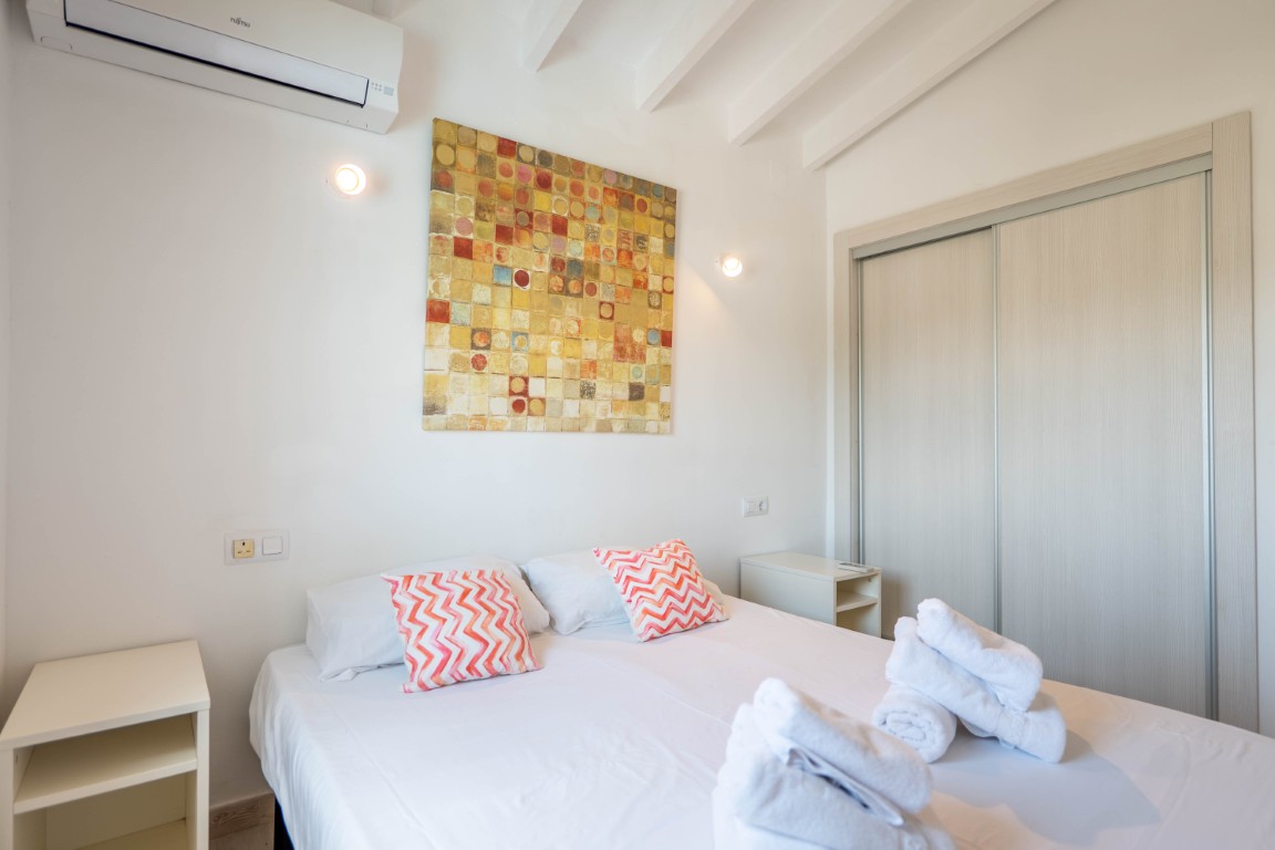 Renovated villa with expansion potential and open views in Moraira
