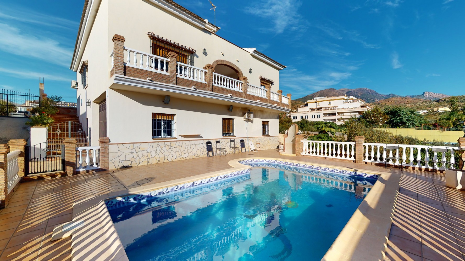 Villa for sale in Alcaucín