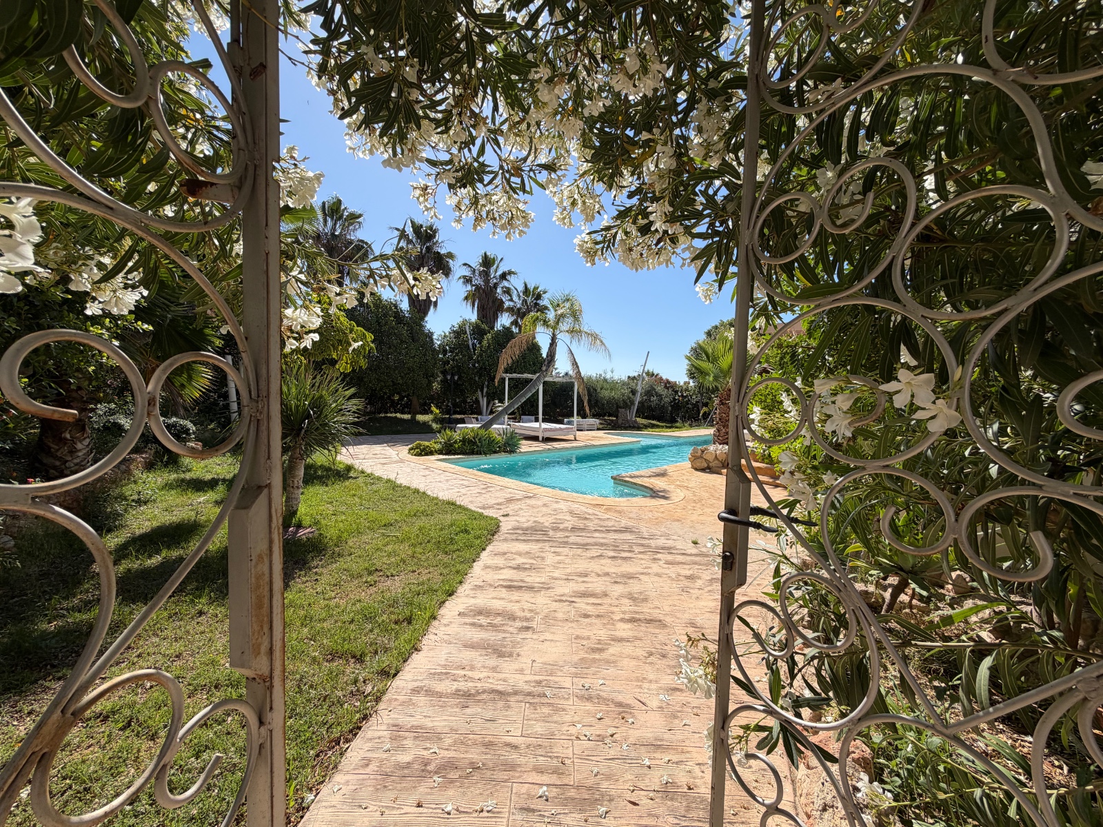 Villa for sale in Elche