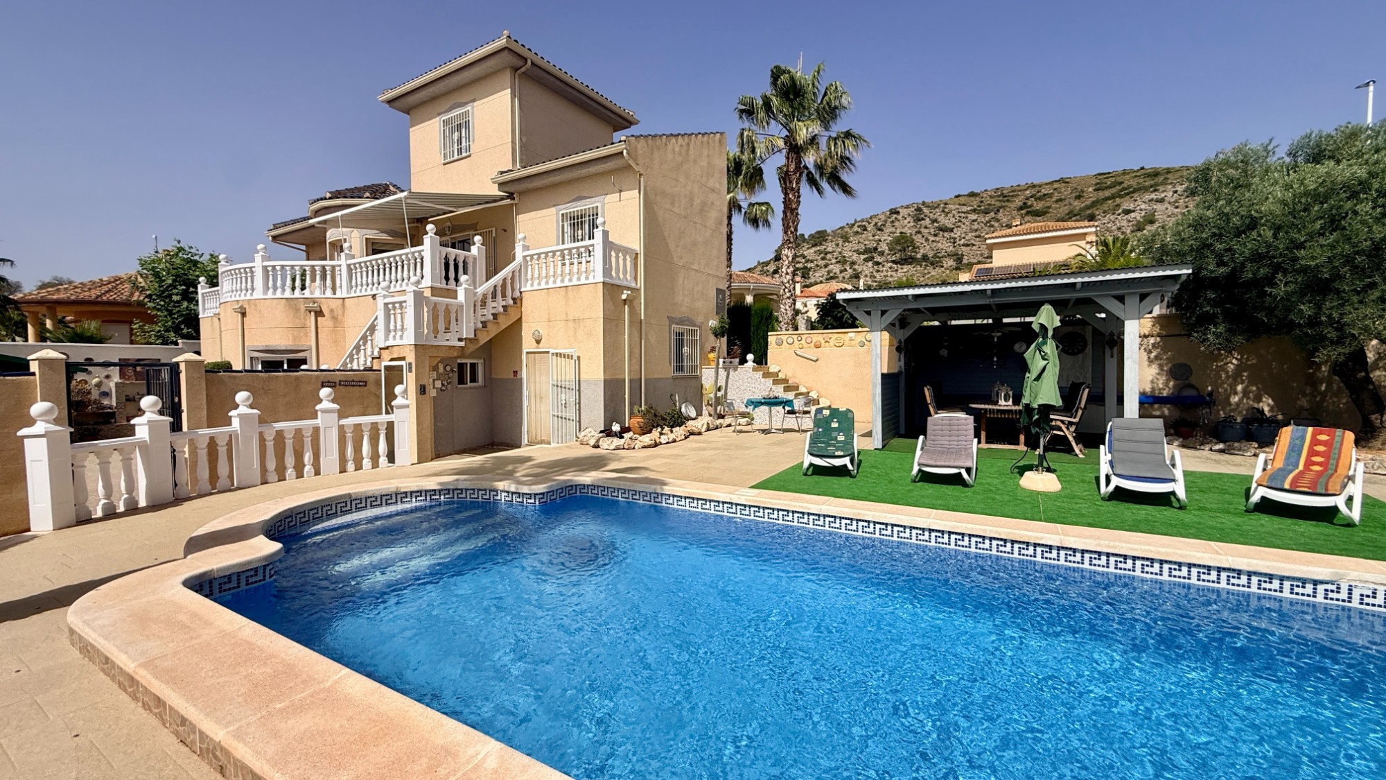 Villa for sale in Hondón de las Nieves