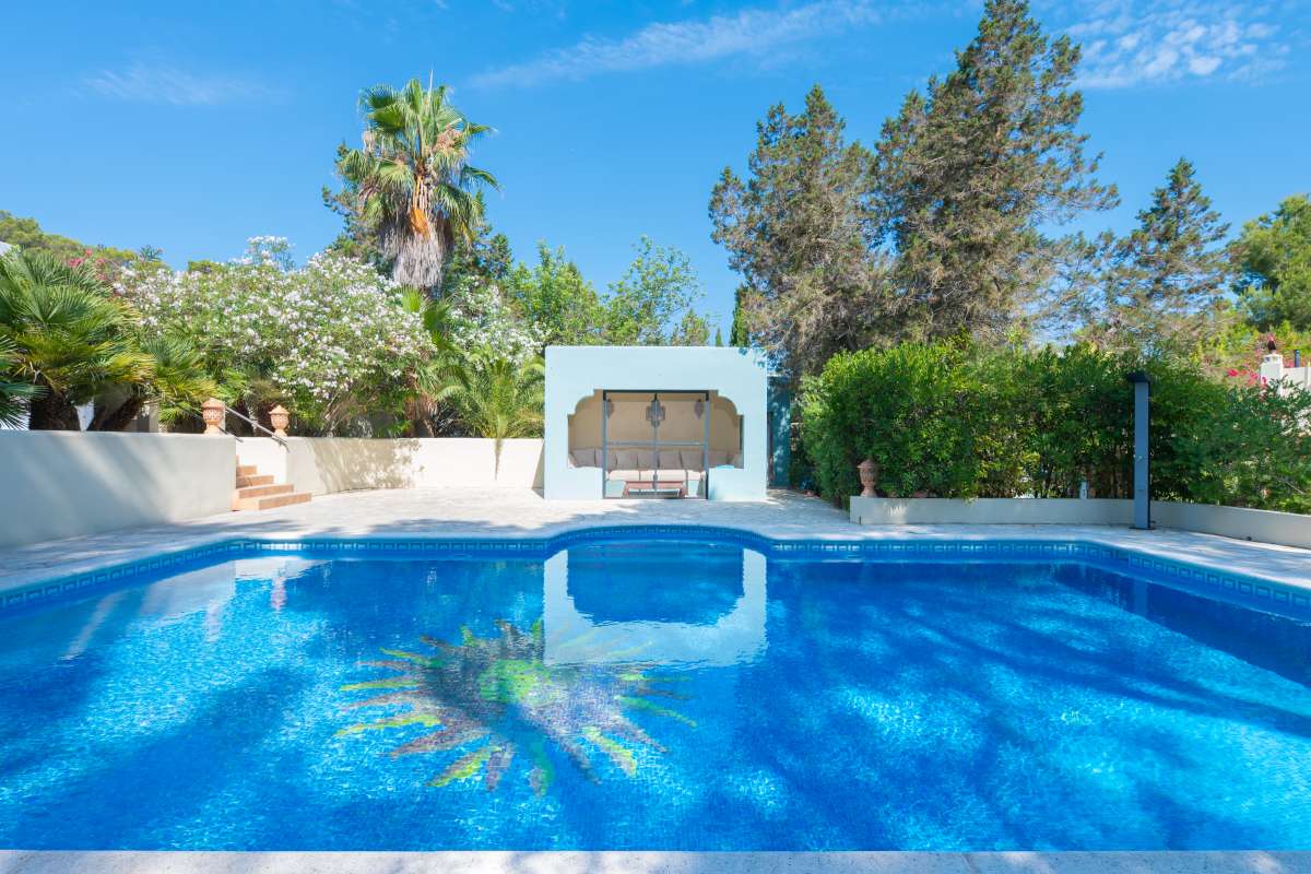 Villa for sale in Cala Llenya