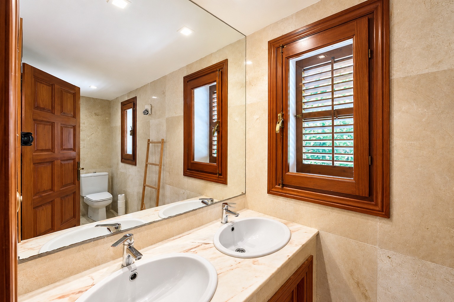 DP-02-ENJ-VI-00466-D-18 Villa for sale in Santa Eulària des Riu
