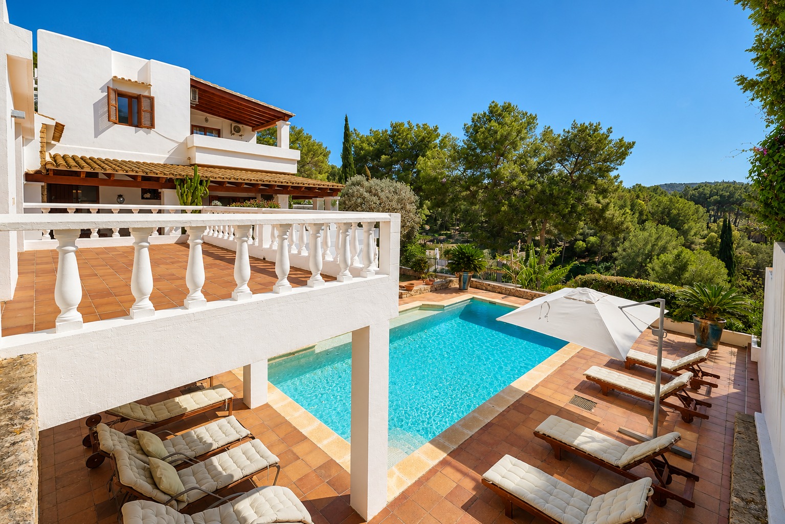 DP-02-ENJ-VI-00466-D-22 Villa for sale in Santa Eulària des Riu