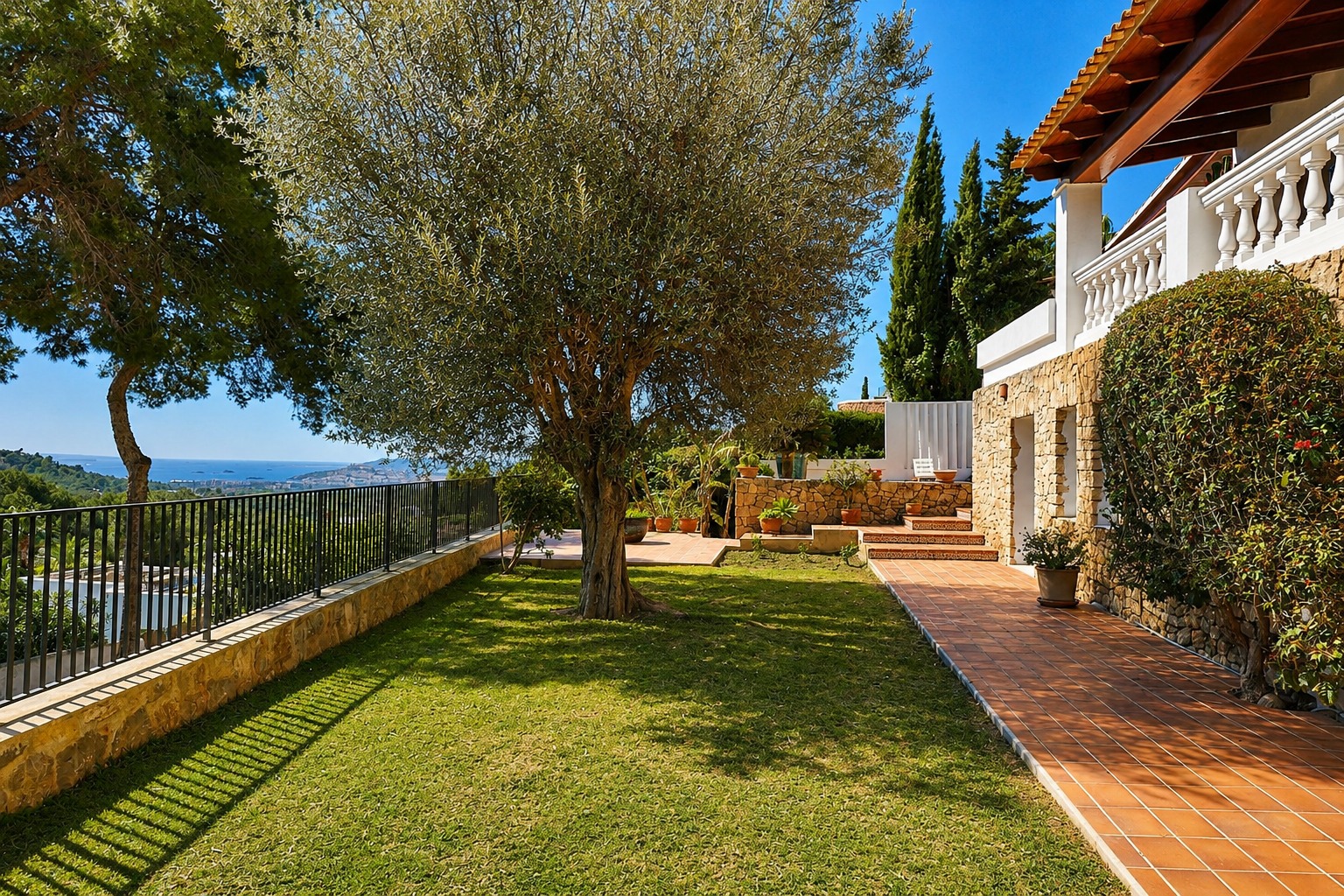 DP-02-ENJ-VI-00466-D-5 Villa for sale in Santa Eulària des Riu