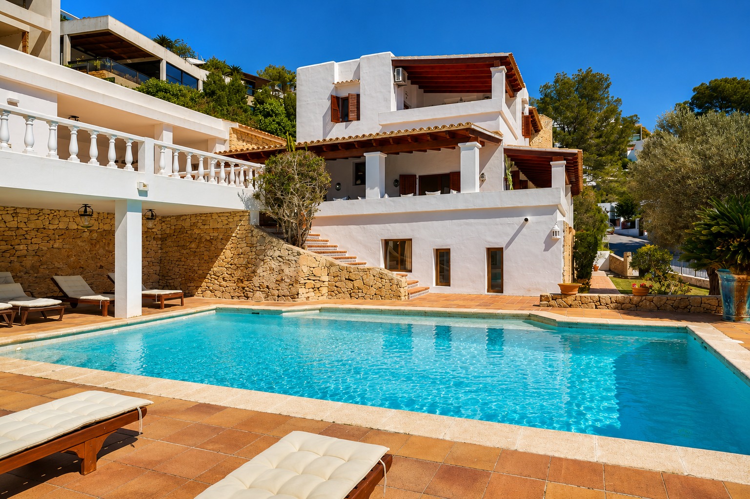 DP-02-ENJ-VI-00466-D-7 Villa for sale in Santa Eulària des Riu