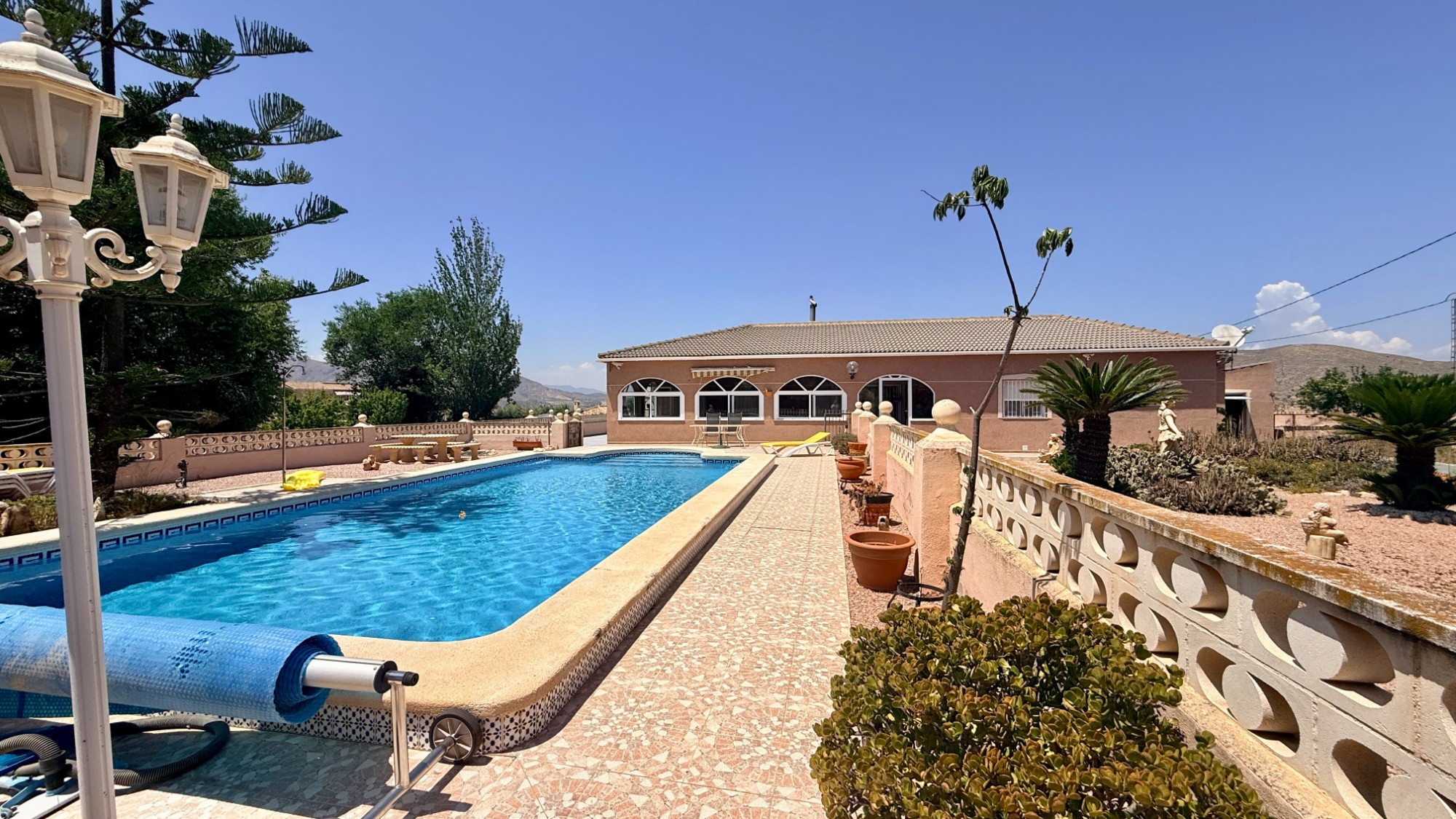 Villa for sale in Hondón de los Fráiles