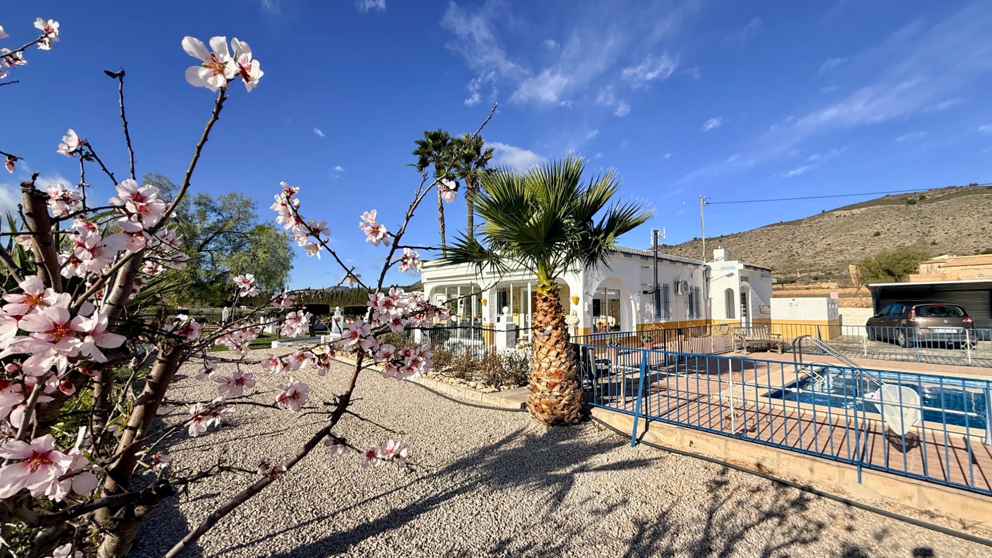Villa for sale in Hondón de las Nieves