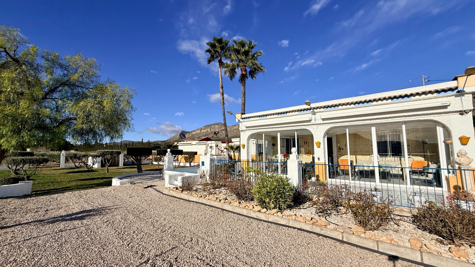 Villa for sale in Hondón de las Nieves