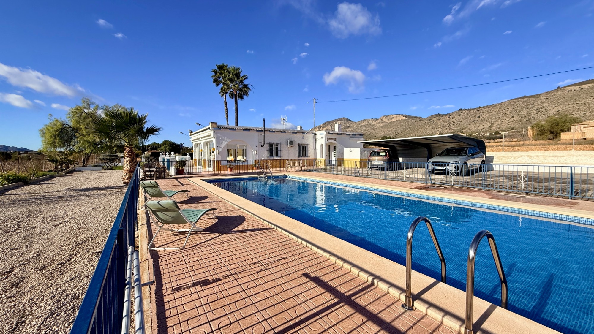 Villa for sale in Hondón de las Nieves