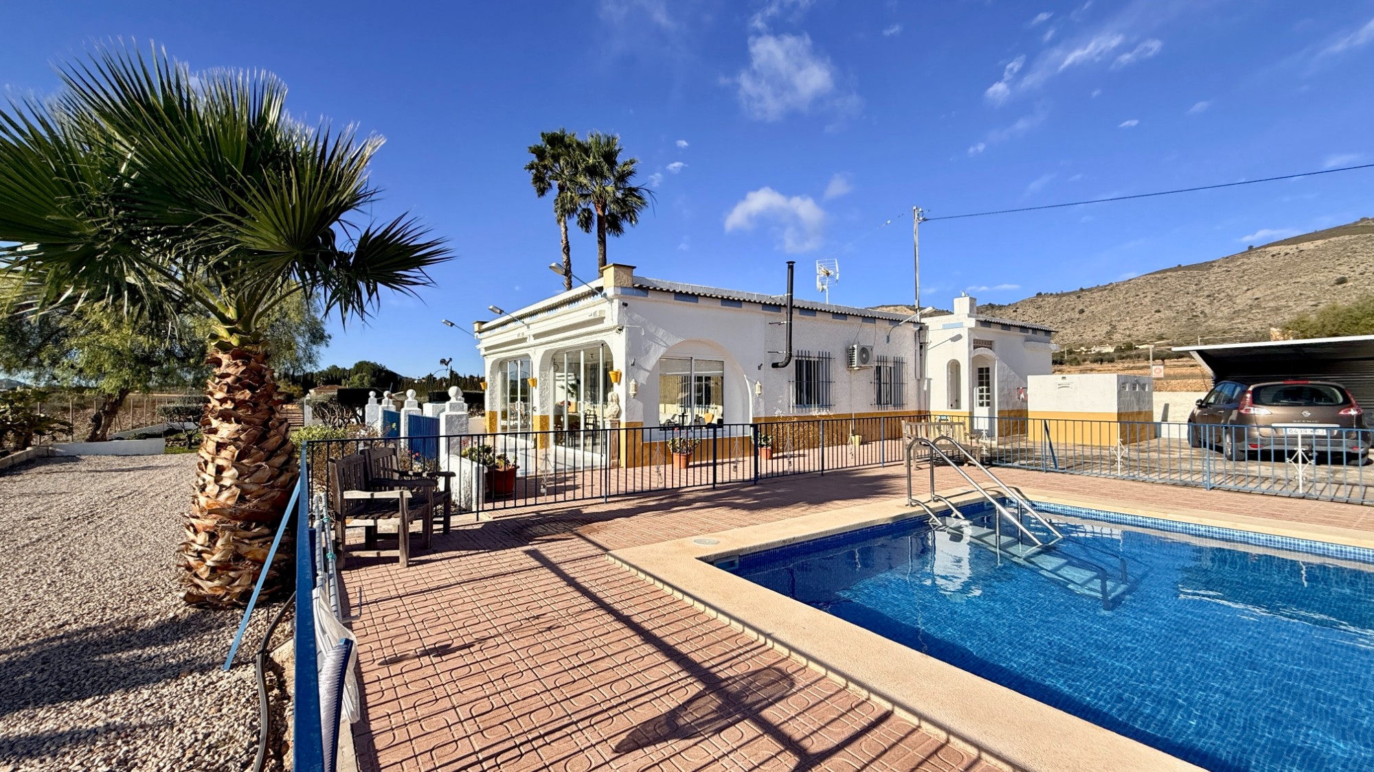 Villa for sale in Hondón de las Nieves