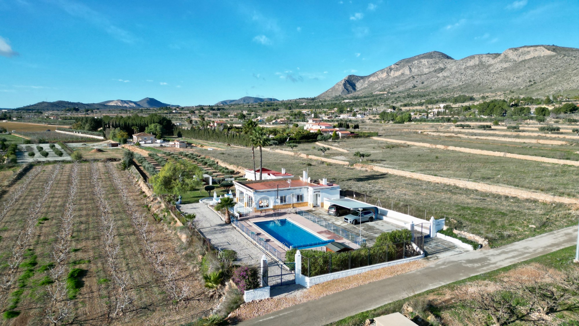Villa for sale in Hondón de las Nieves