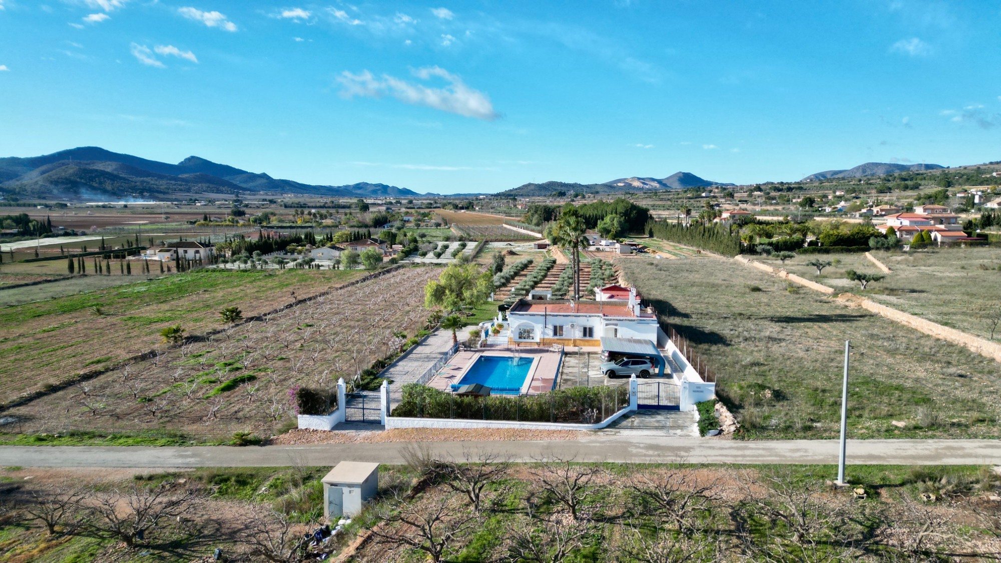 Villa for sale in Hondón de las Nieves