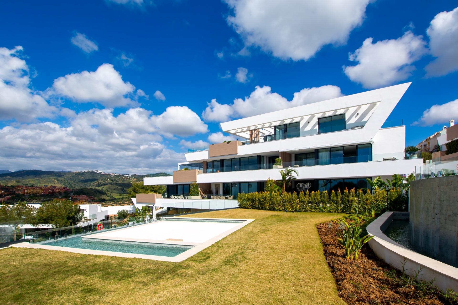 DP-100-33825186-01-11 New build Apartment for sale in Marbella