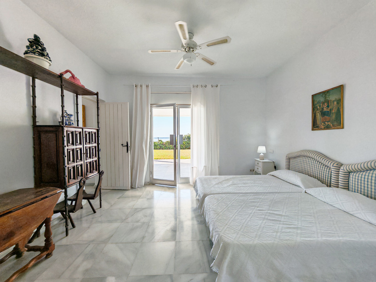 DP-12-R5432416-10 Villa for sale in Guadalmina Baja