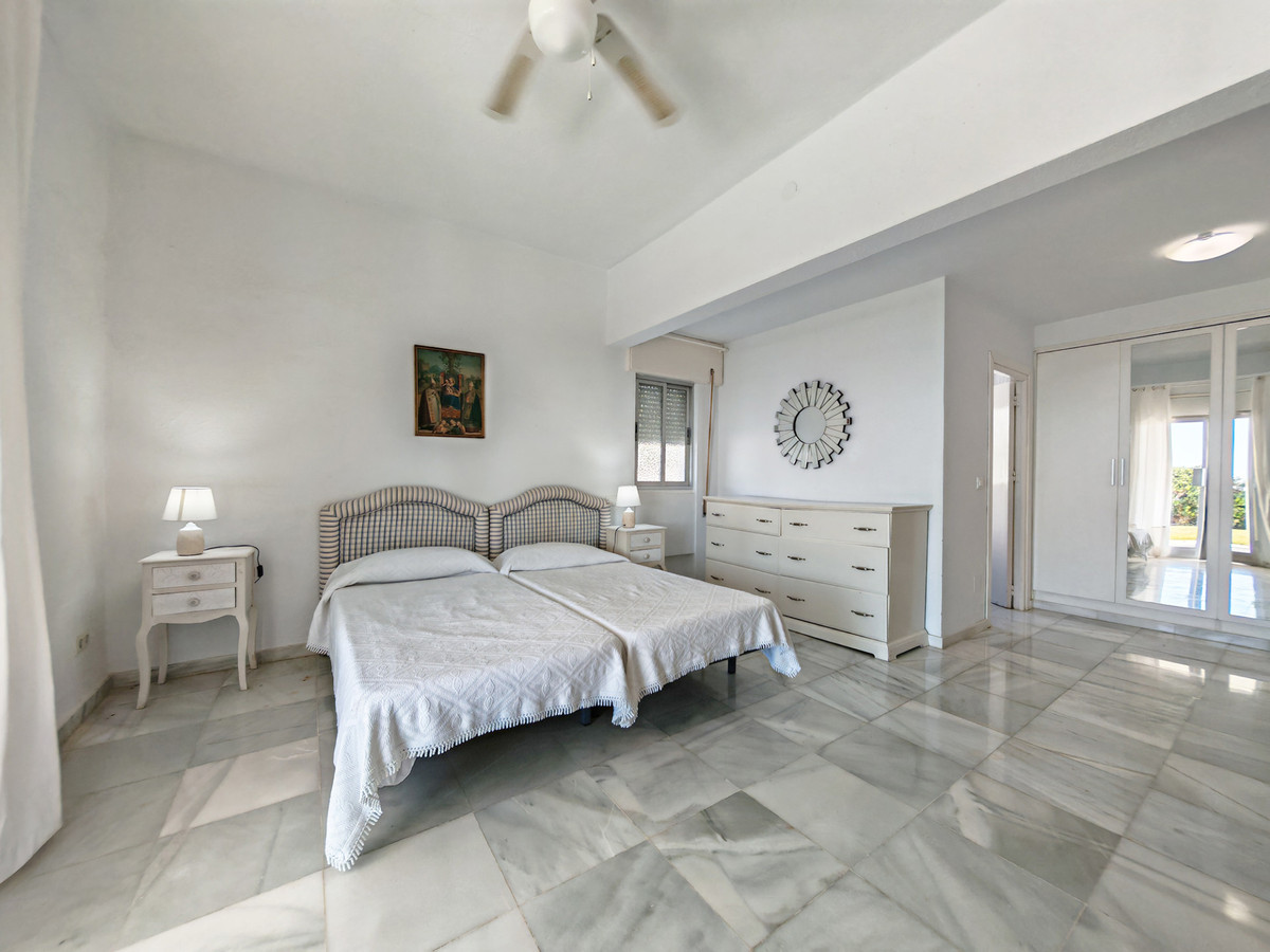 DP-12-R5432416-11 Villa for sale in Guadalmina Baja