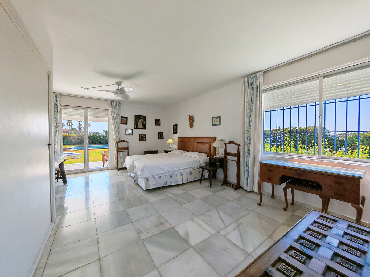 DP-12-R5432416-14 Villa for sale in Guadalmina Baja