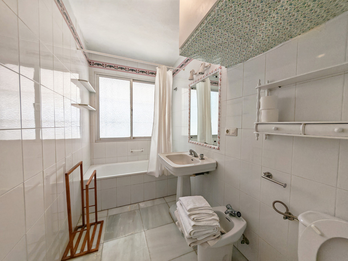 DP-12-R5432416-18 Villa for sale in Guadalmina Baja