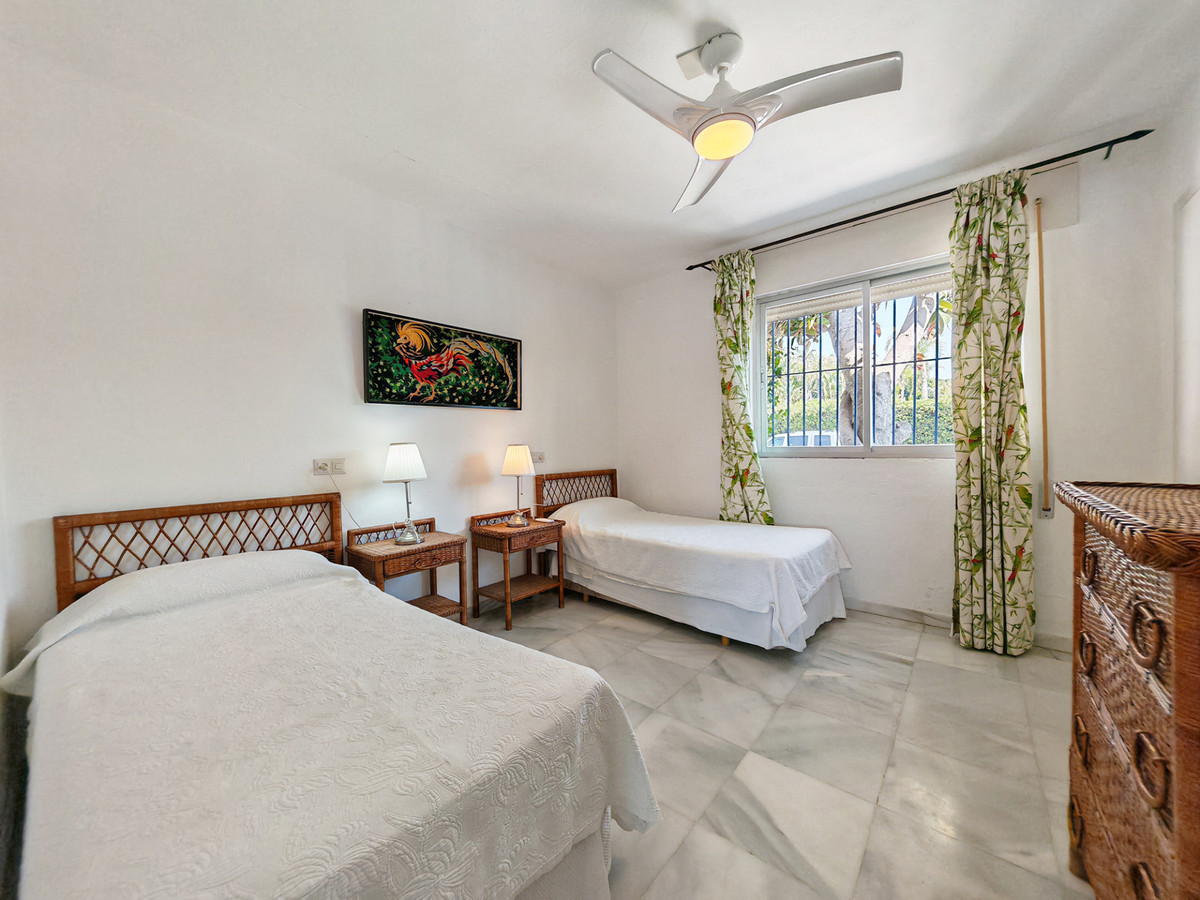 DP-12-R5432416-19 Villa for sale in Guadalmina Baja