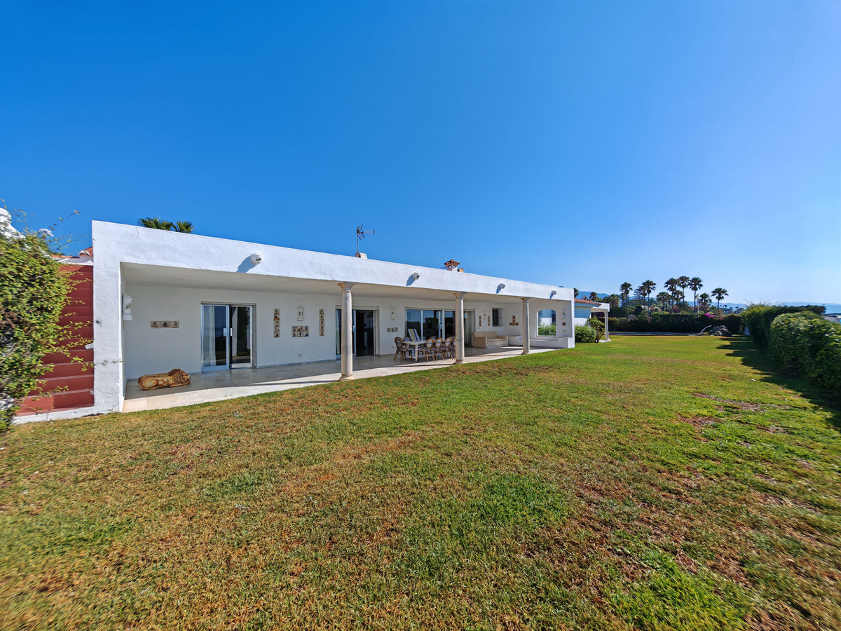 DP-12-R5432416-23 Villa for sale in Guadalmina Baja
