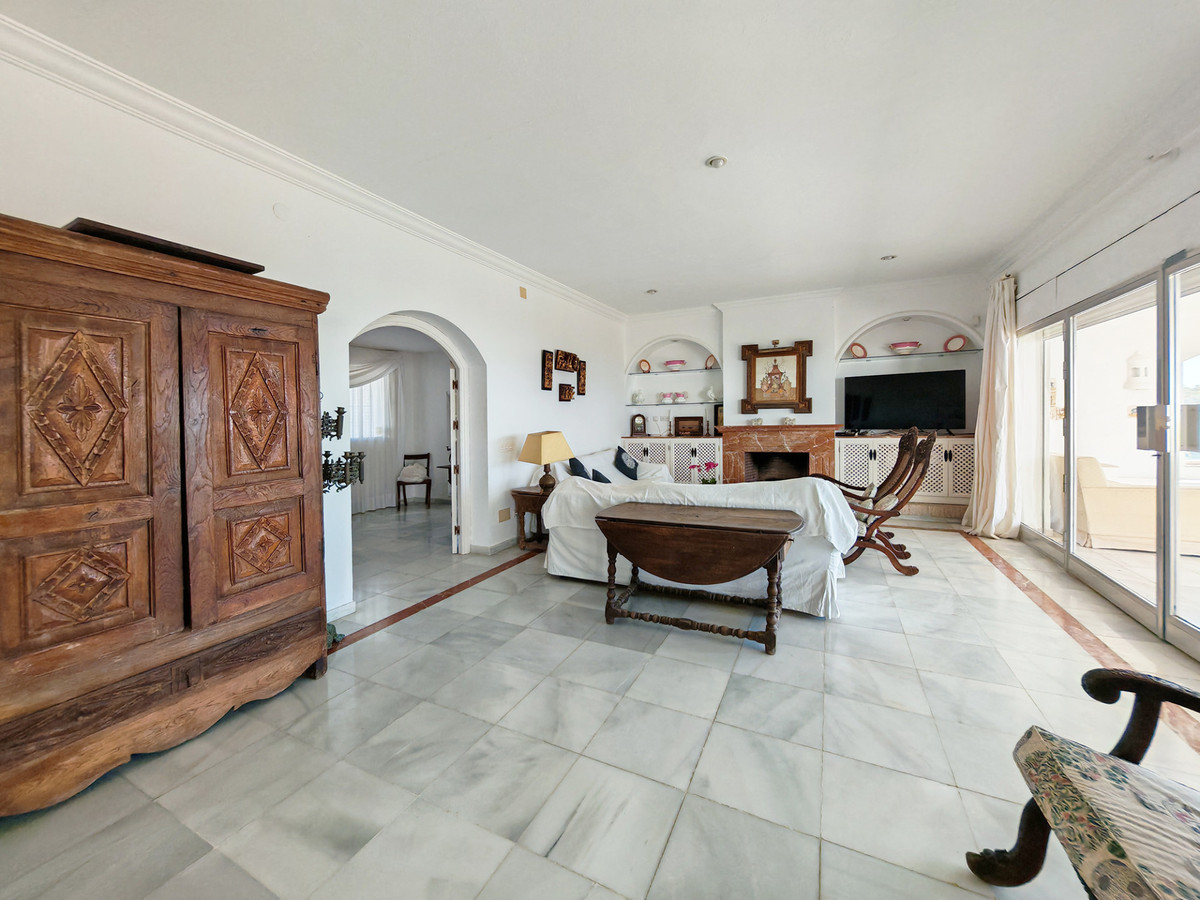 DP-12-R5432416-5 Villa for sale in Guadalmina Baja