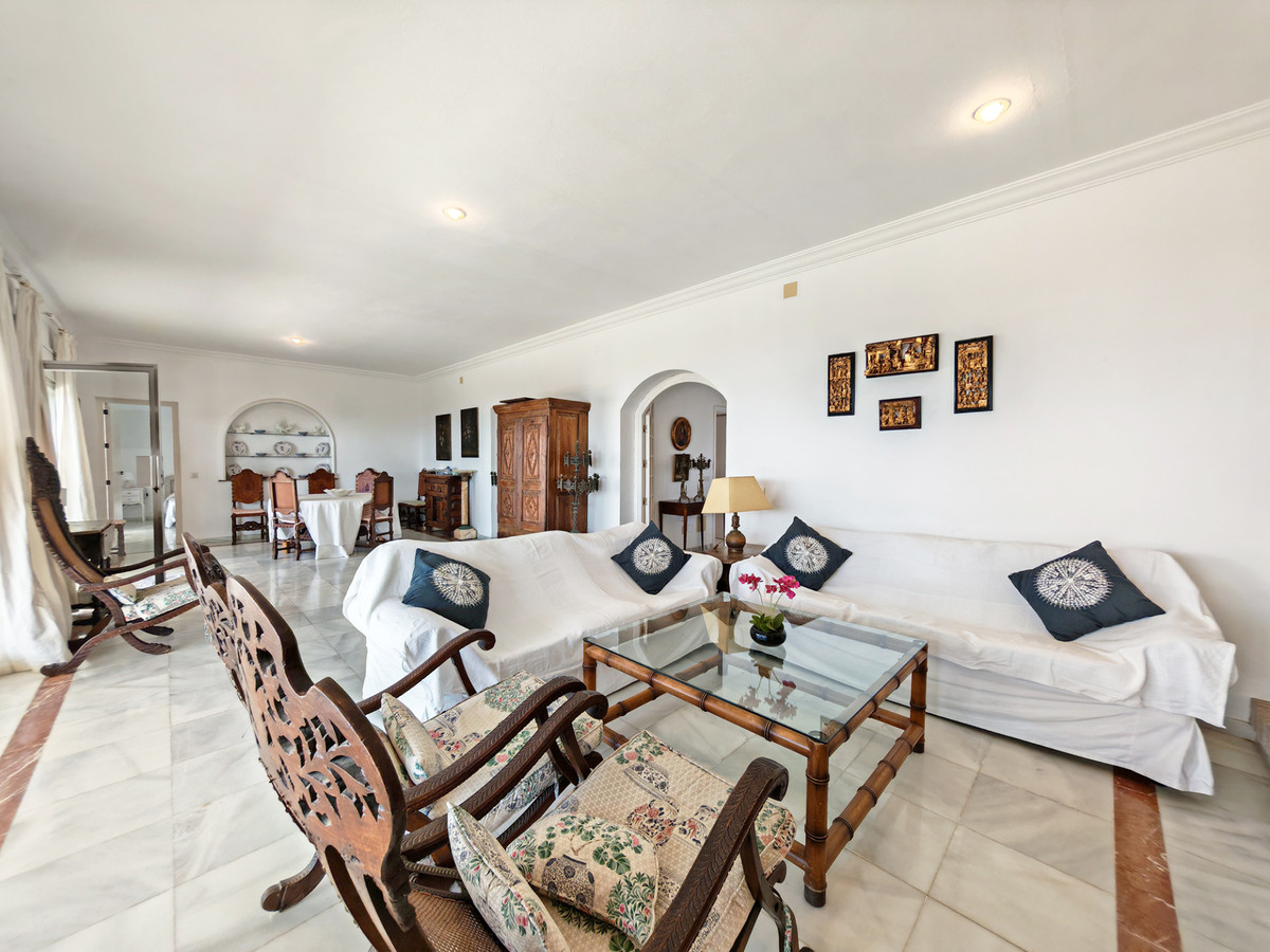 DP-12-R5432416-6 Villa for sale in Guadalmina Baja