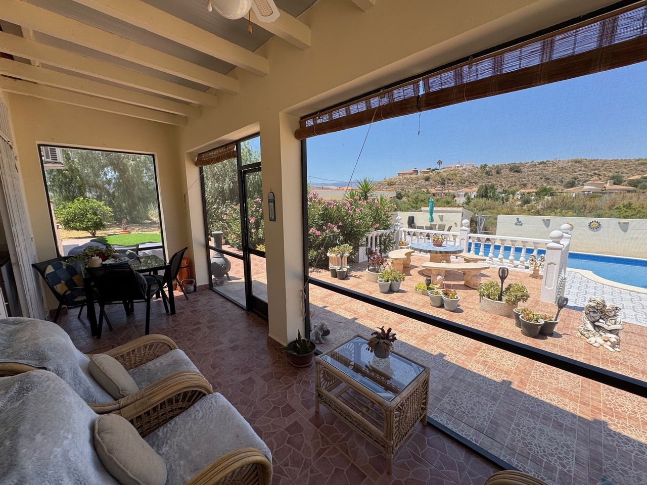 Villa for sale in Cantoria