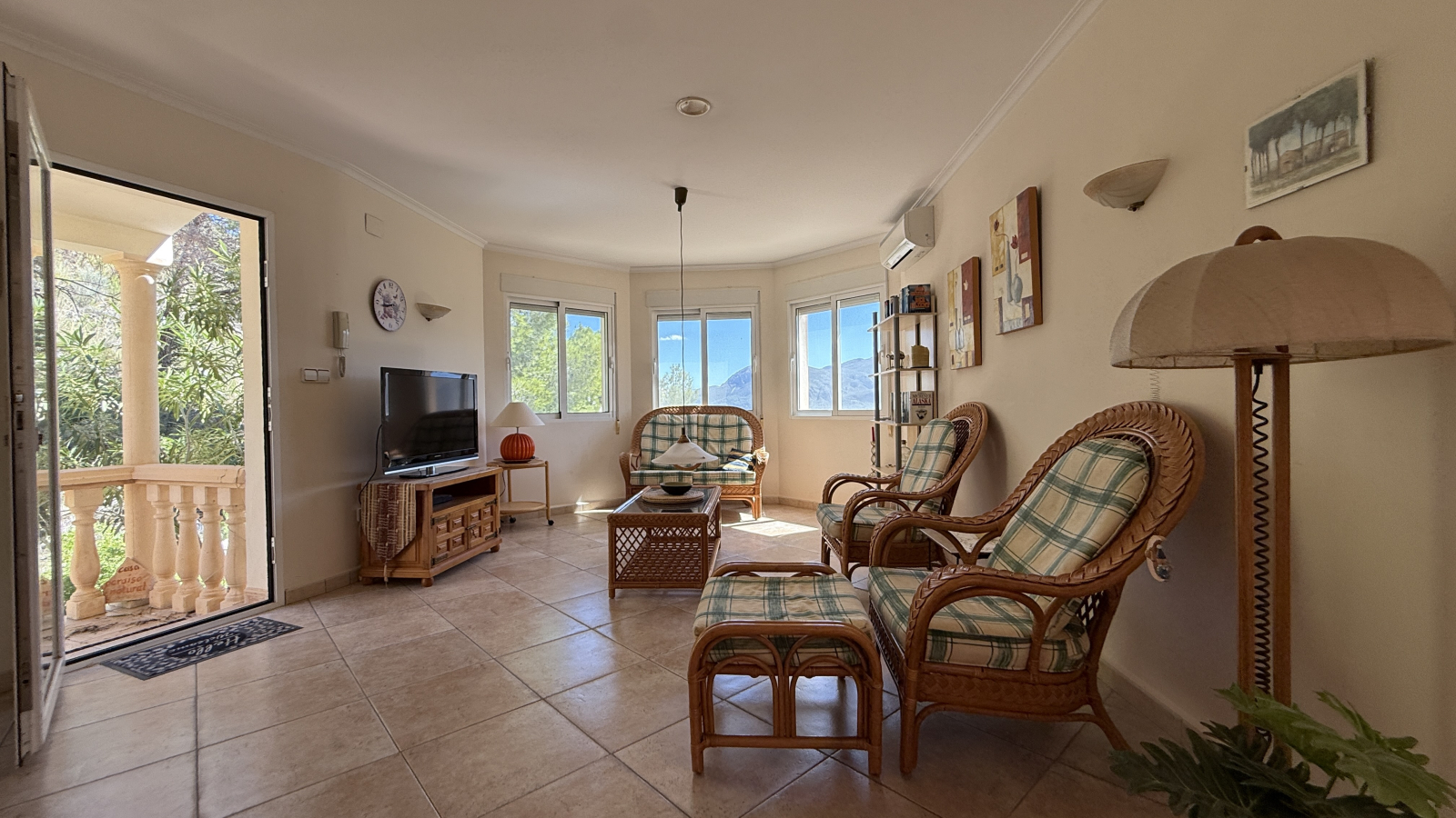 Villa for sale in Pego