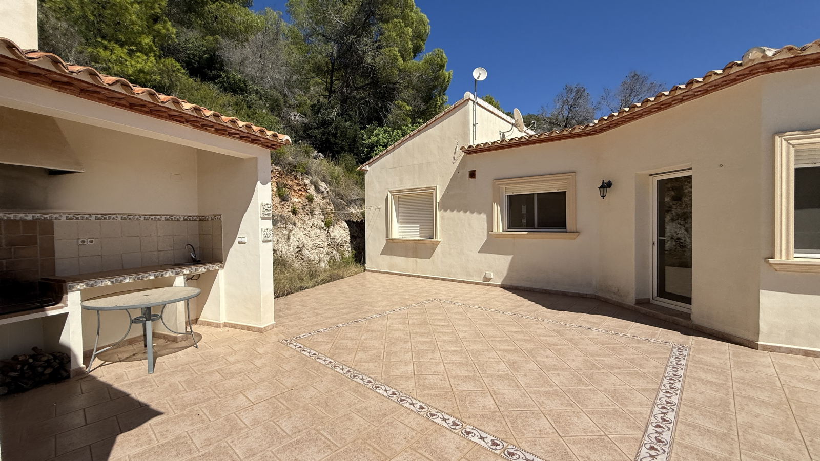 Villa for sale in Pego