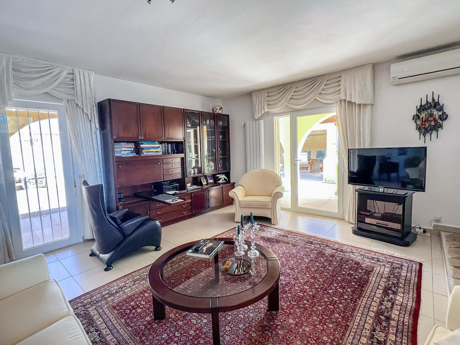 Villa for sale in La Nucía