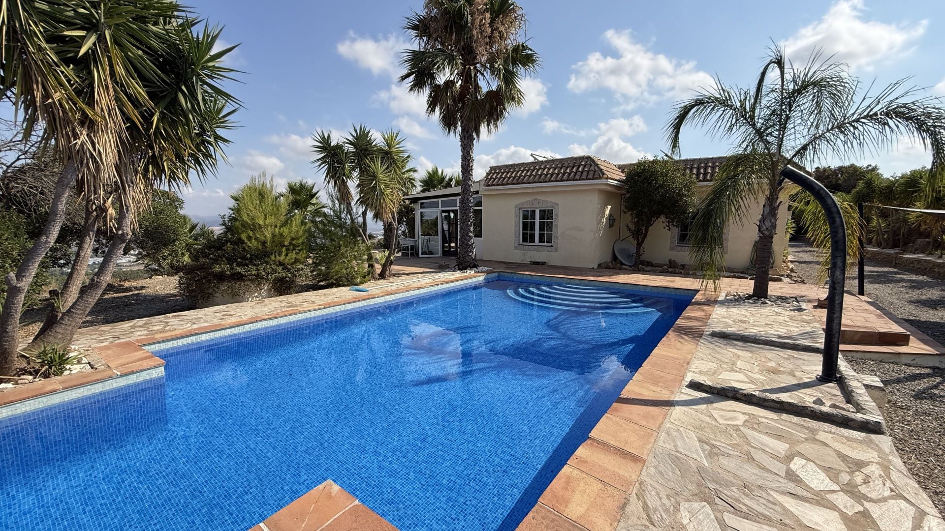 DP-52-F5441146-3 Finca for sale in Coín