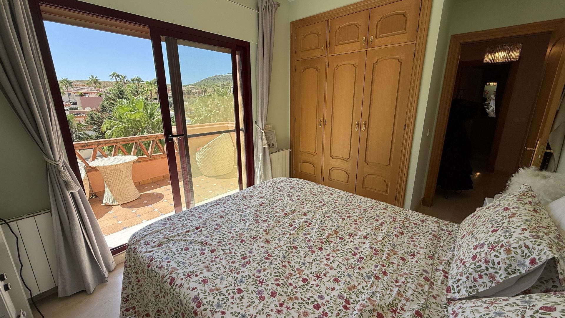 Villa for sale in Coín