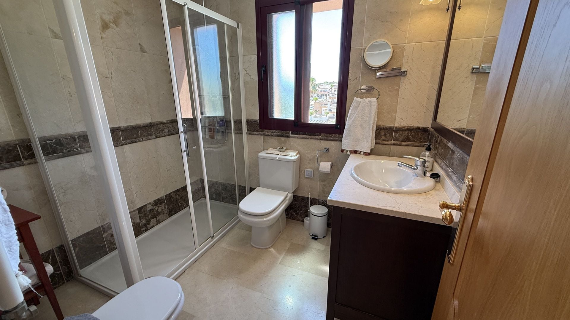 Villa for sale in Coín