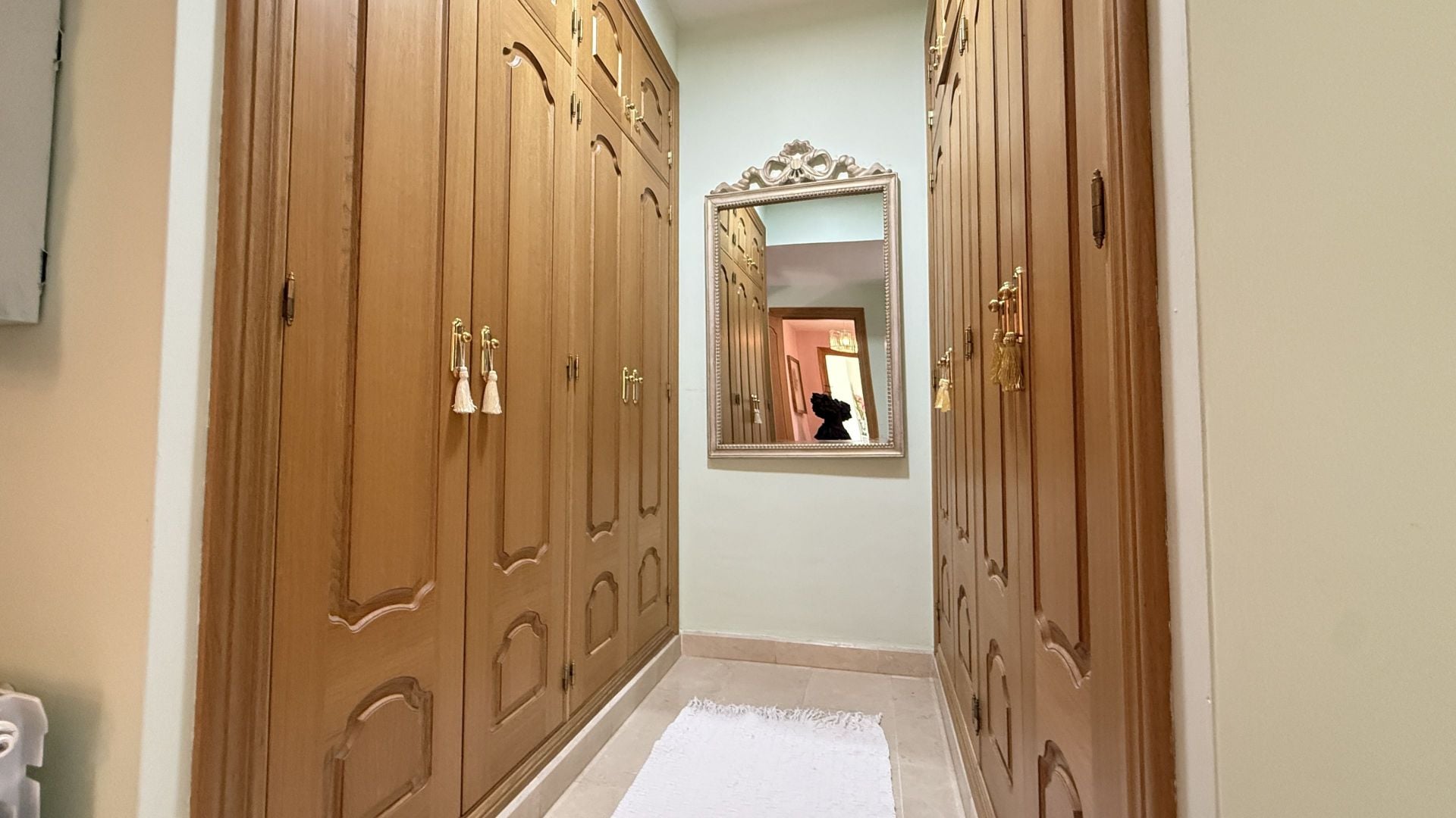 Villa for sale in Coín