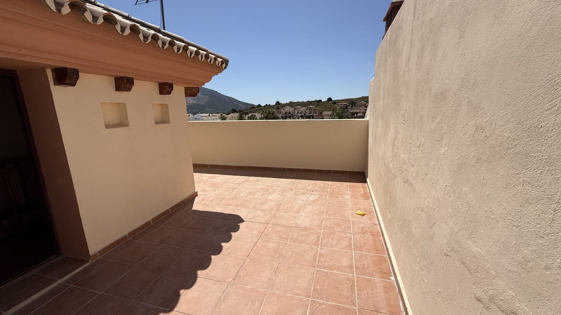 Villa for sale in Coín