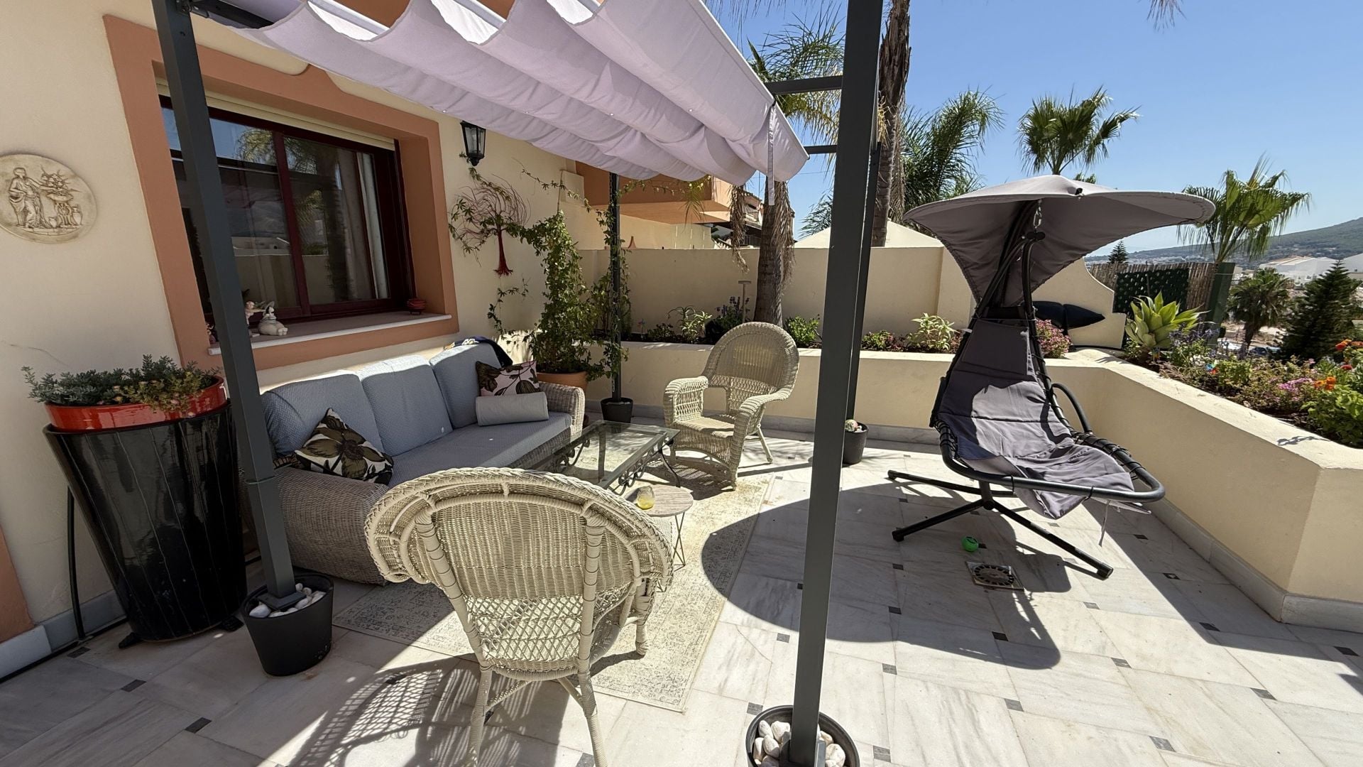 Villa for sale in Coín